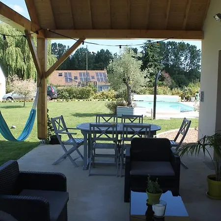 Le Champ De La Ferme Saint-Gervais en-Belin