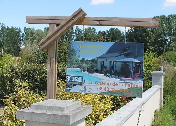 Le Champ De La Ferme Saint-Gervais en-Belin